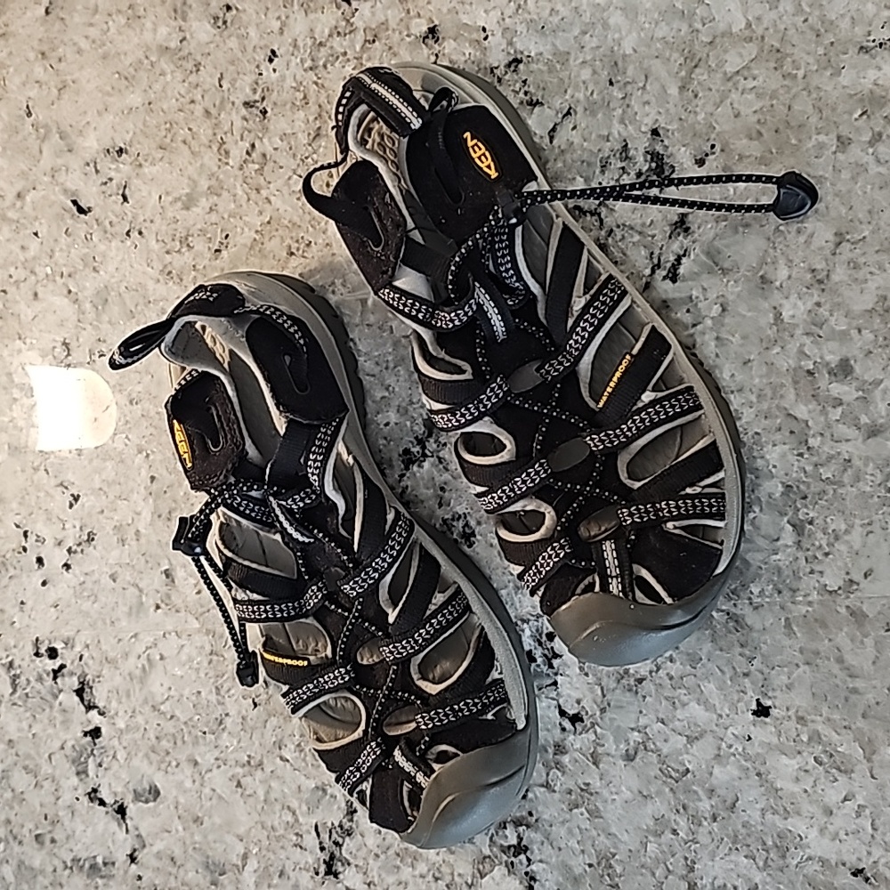 Waterproof keen size 8